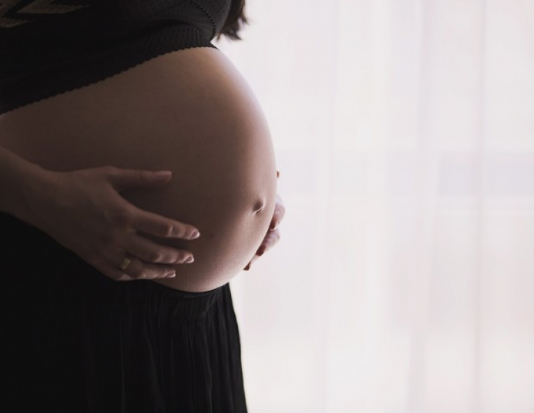 Acic acredita que projeto que prevê afastamento de grávida  reforça a discriminação para contratação de mulheres