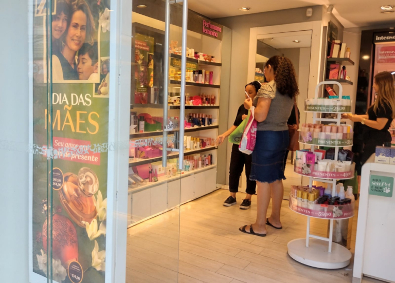 O comércio campista deve registrar aumento de 10% nas vendas para o Dia das Mães segundo a ACIC