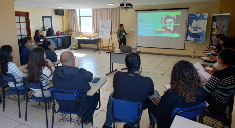 Empresários participam de oficina sobre Atendimento Humanizado na ACIC em parceria com o SEBRAE Regional Norte Fluminense