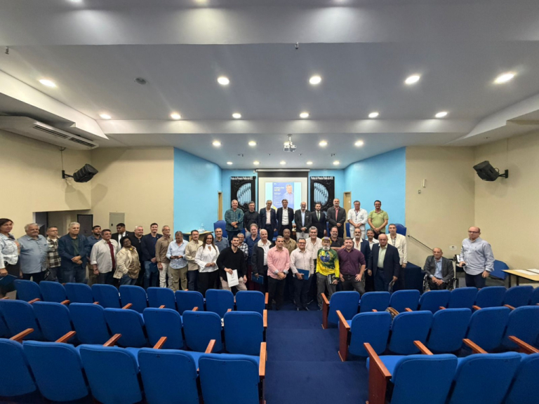 Escala 6x1 e Teto do Simples Nacional foi debatido com o Senador Carlos Portinho na ACIC 